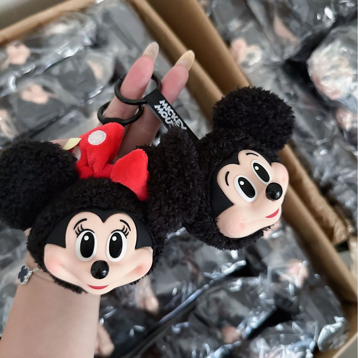 Mickey Minnie Plush Doll Keych - Anime Merchandise Keychain บทวิจารณ์และราคา